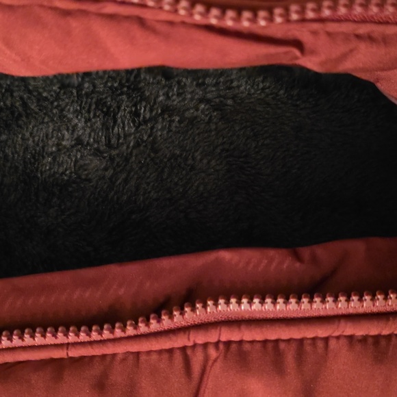 MARALYN & ME WOMENS JUNIOR SIZE PURPLE FAUX FUR HOODED ZIPPERED COAT SIZE MEDIUM - Picture 10 of 16